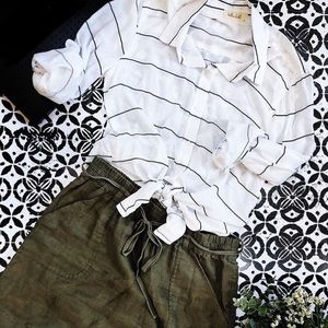 STRIPPED BLACK AND WHITE TOP